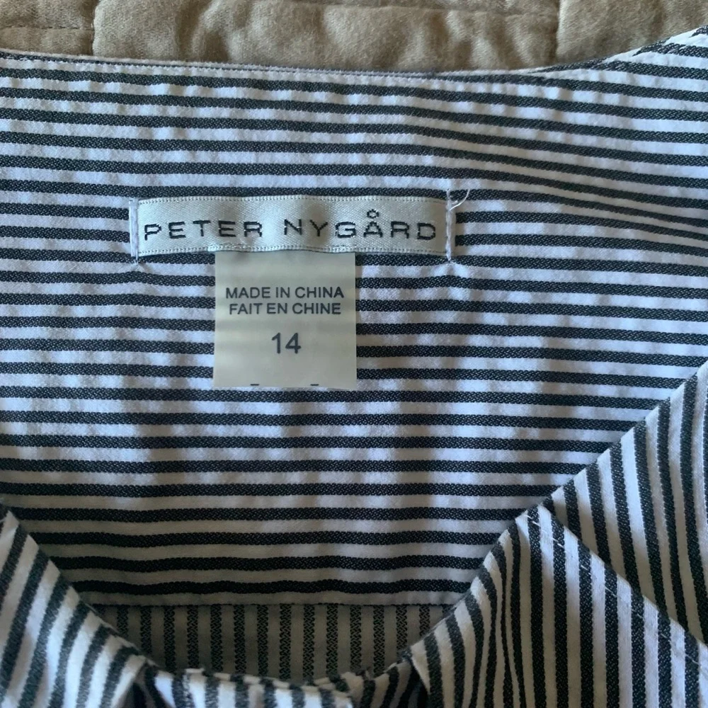 Pinstripe dress shirt with cute front collar - Picture 4 of 4